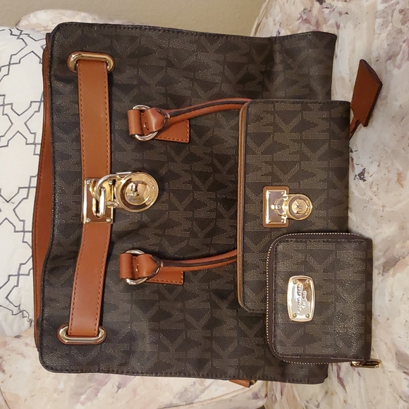 Michael Kors Handbag Set - Picture 1 of 15